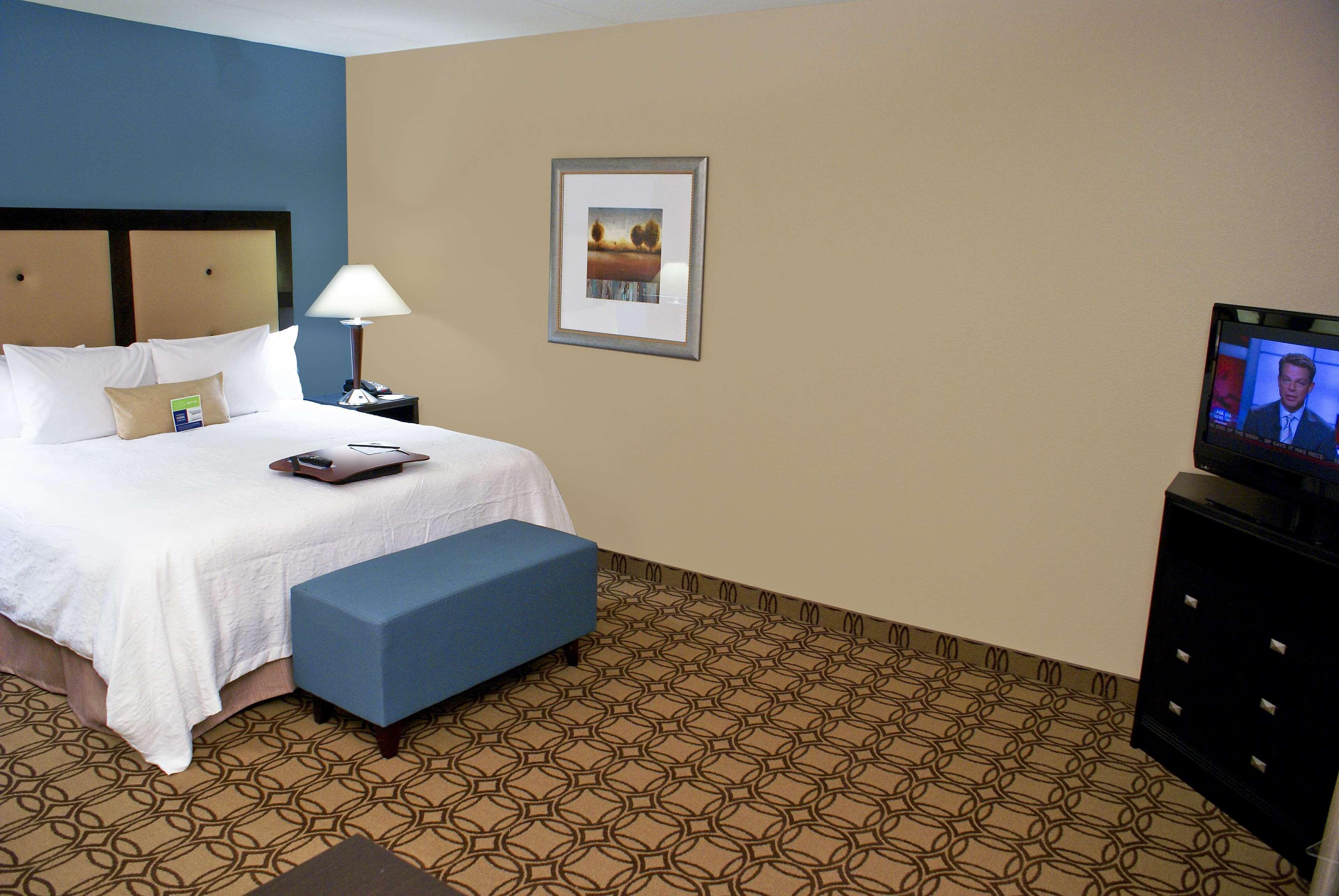 Hampton Inn & Suites Charlotte-Airport Pokój zdjęcie