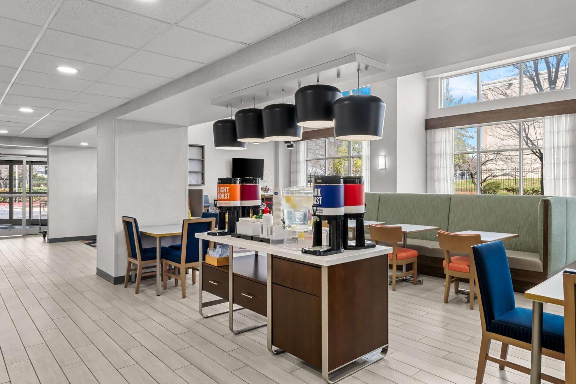 Hampton Inn & Suites Charlotte-Airport Zewnętrze zdjęcie