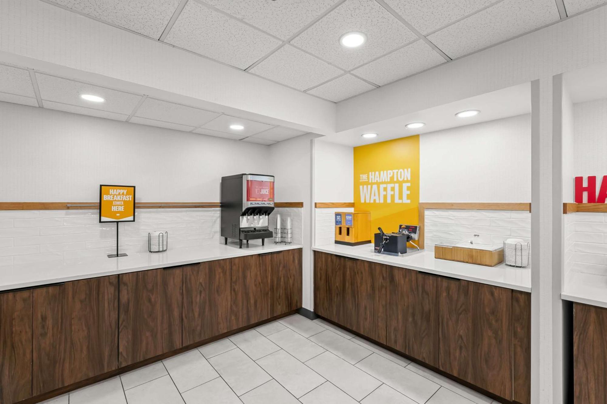 Hampton Inn & Suites Charlotte-Airport Zewnętrze zdjęcie