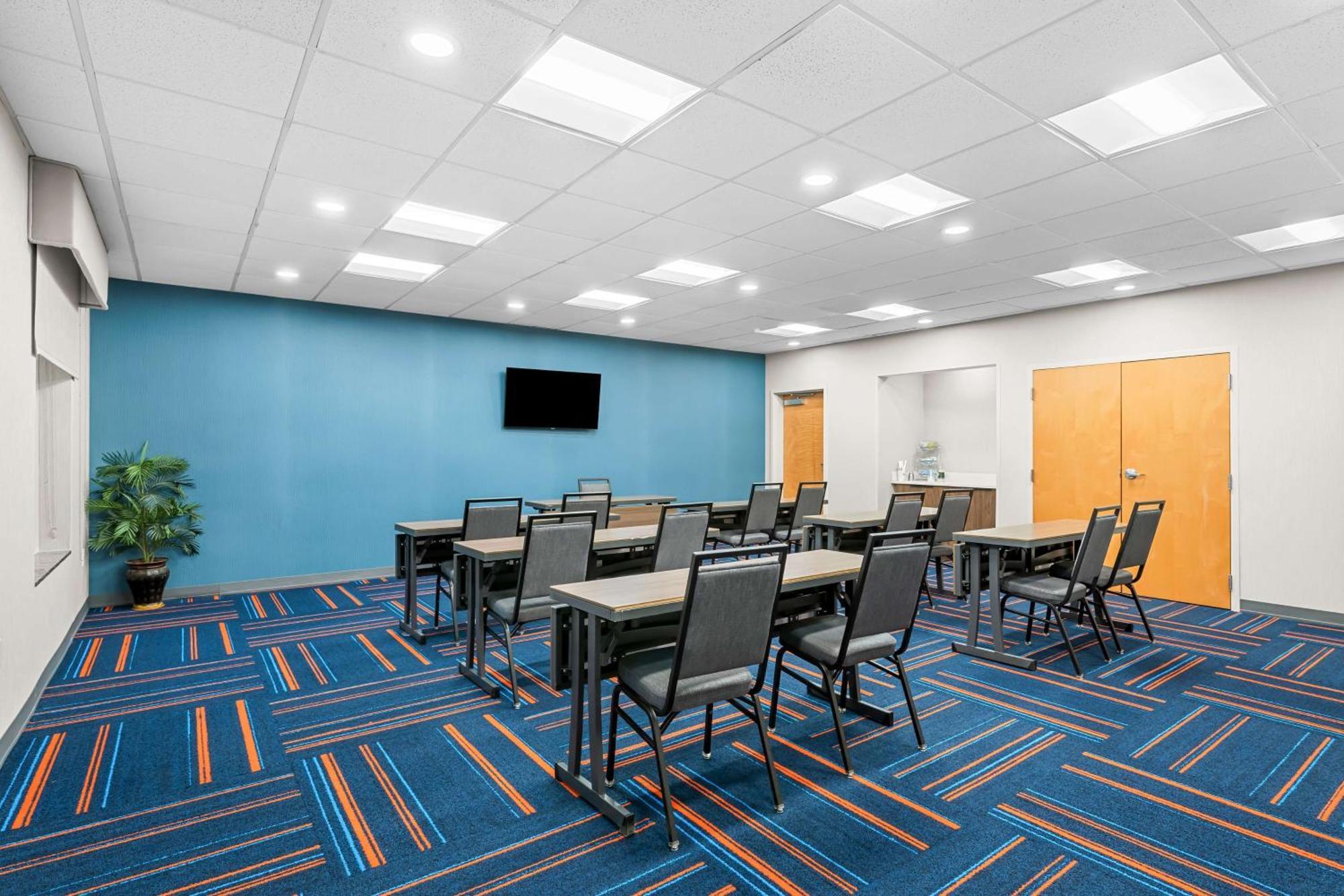 Hampton Inn & Suites Charlotte-Airport Zewnętrze zdjęcie